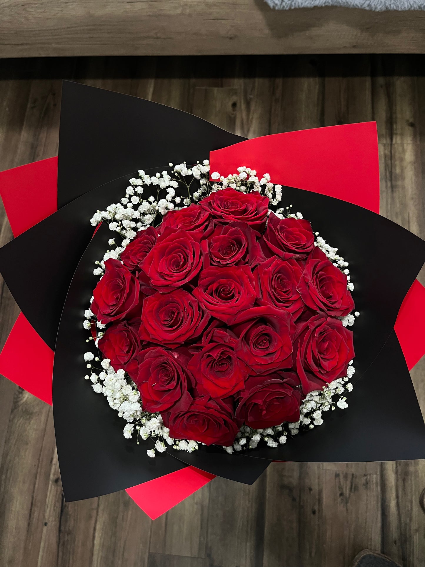 18 Count ❤️ Fresh Ecuadorian Red Roses 🌹✨