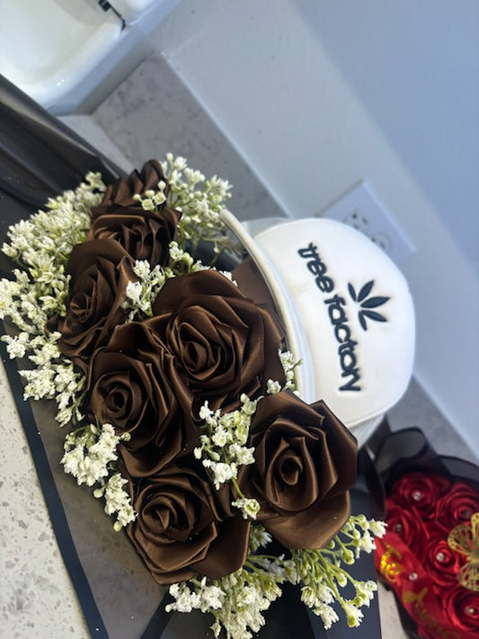 🎩🌹 Custom Hat Bouquet (ETERNAL ROSES) 💐✨